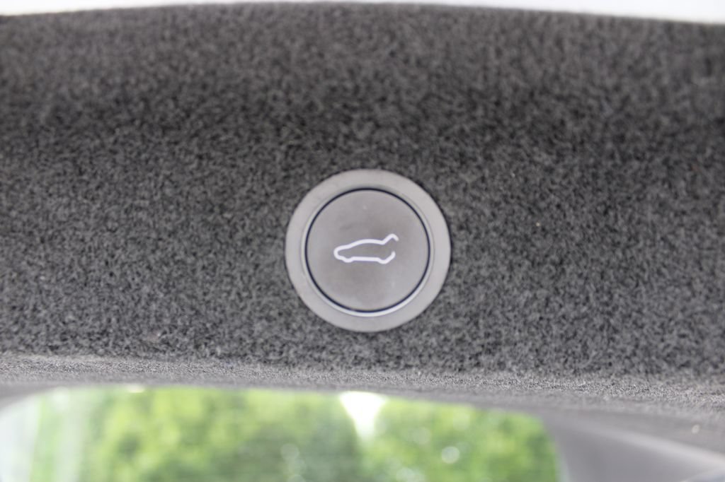 Used 2026 Tesla Model Y Long Range AWD/4WD image 30