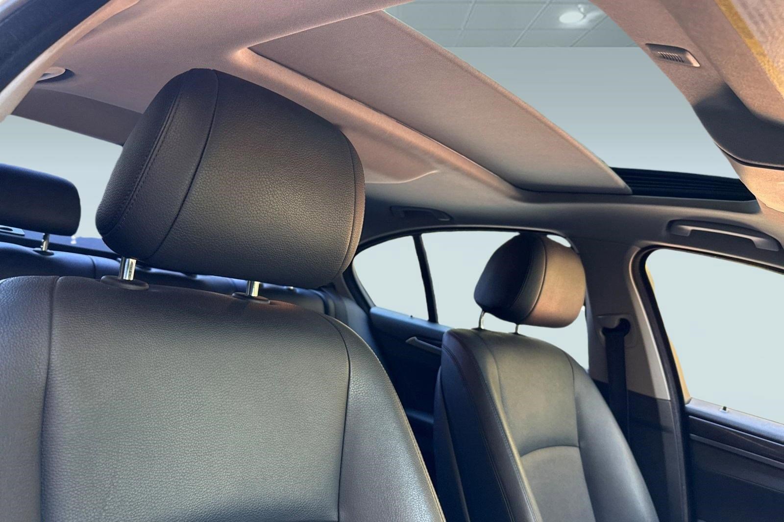 Used 2015 BMW 528i Sedan image 14