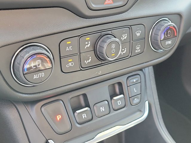 Used 2021 GMC Terrain SLT w/ Infotainment Package II image 28