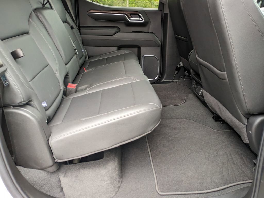 Used 2025 GMC Sierra 1500 SLT image 23