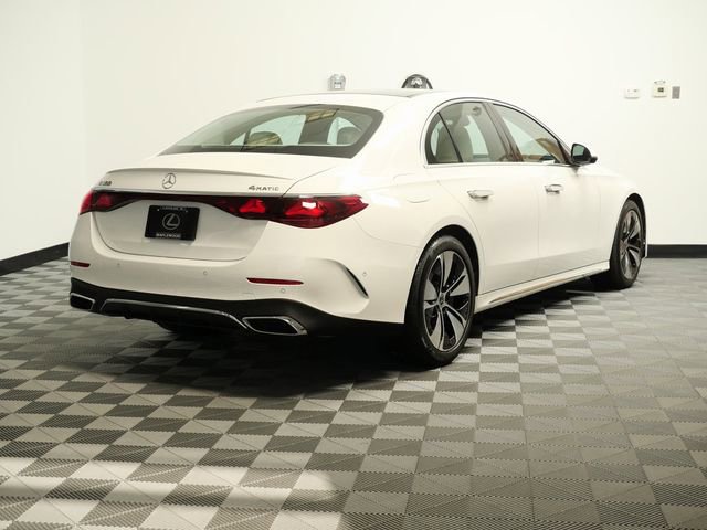 Used 2025 Mercedes-Benz E 350 4MATIC Sedan image 7