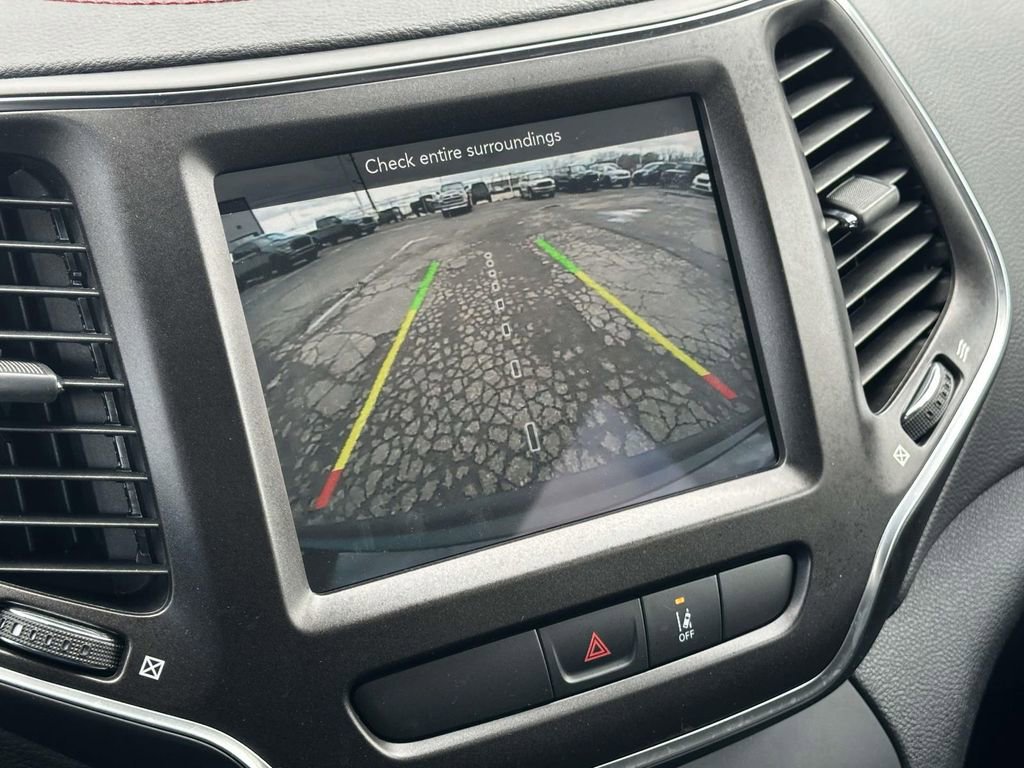 Used 2022 Jeep Cherokee Trailhawk w/ Comfort/Convenience Group image 26