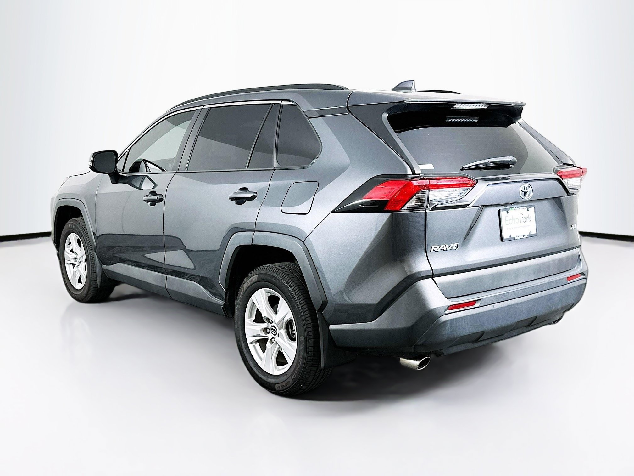 Used 2021 Toyota RAV4 XLE w/ XLE Grade Weather Package FWD image 5