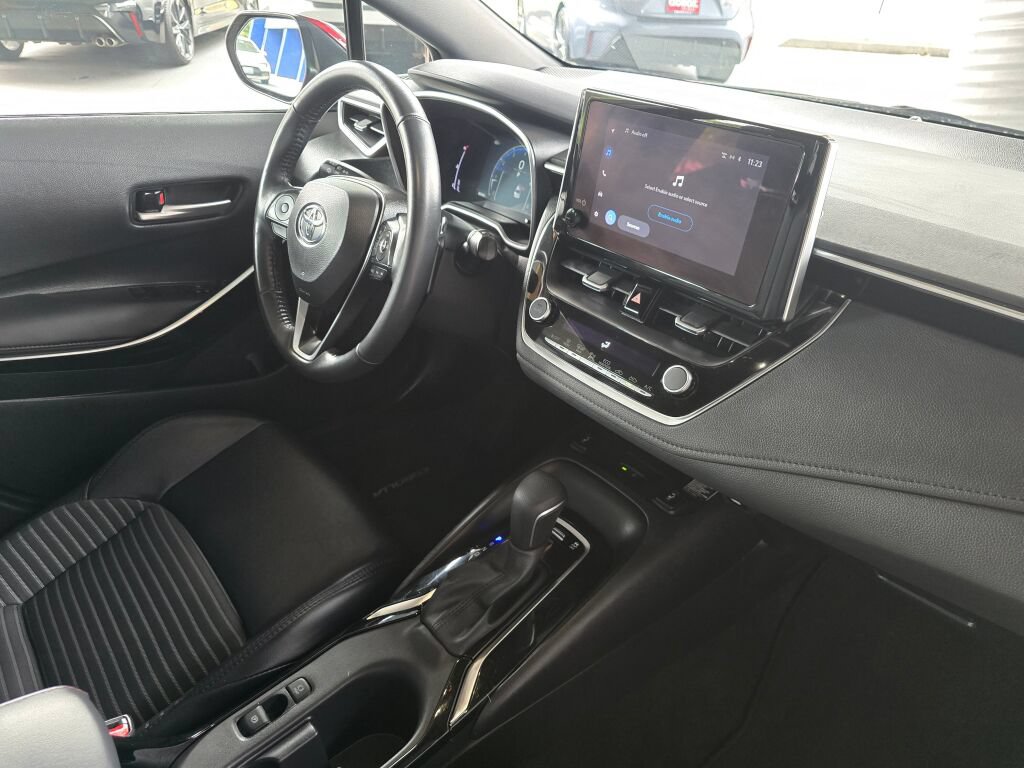 Used 2024 Toyota Corolla XSE FWD image 10
