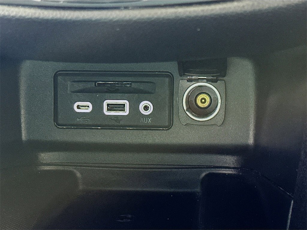 Used 2021 Chevrolet Equinox Premier image 29