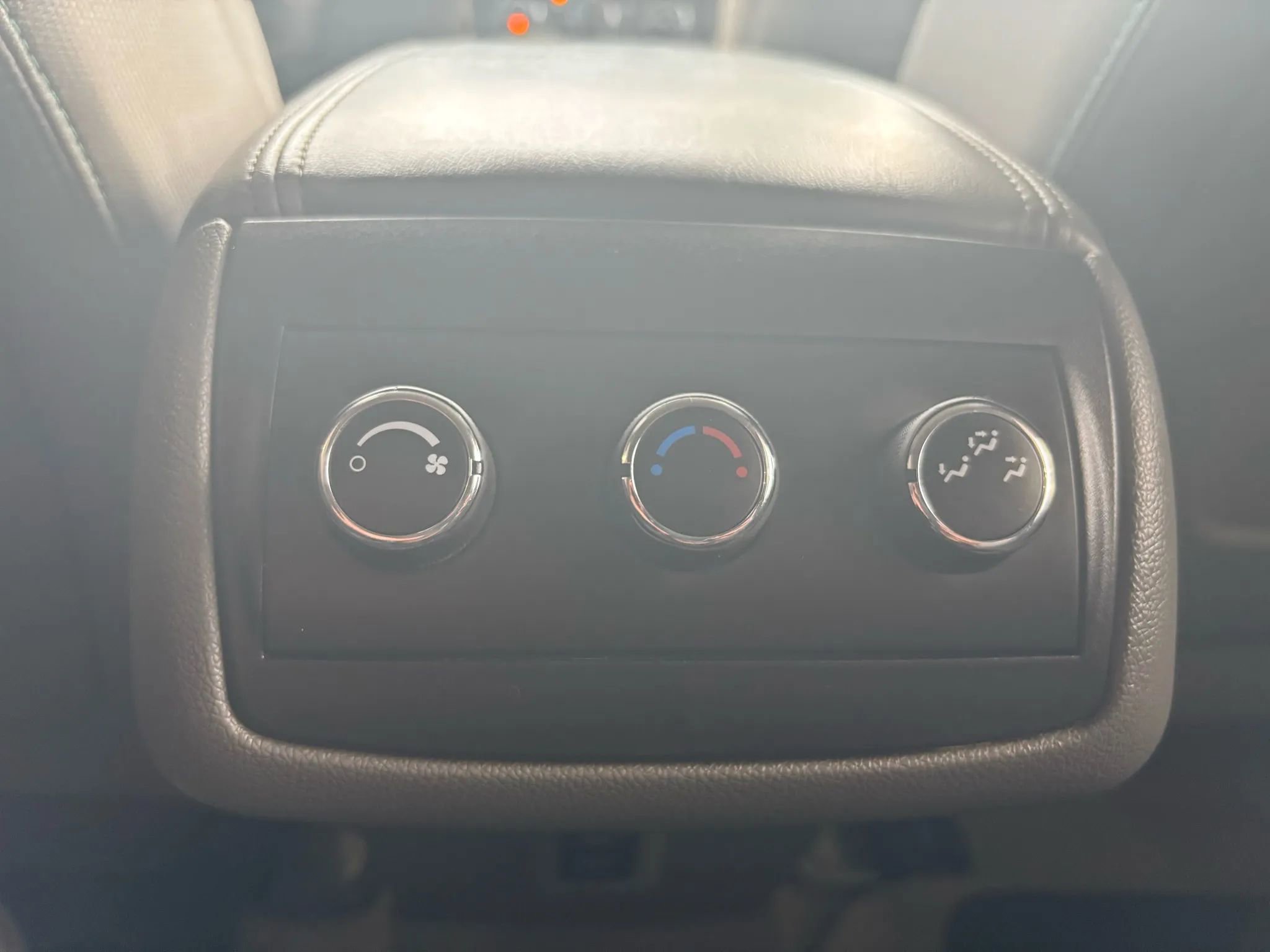 Used 2015 Chevrolet Traverse LT w/ Style and Technology Package image 18