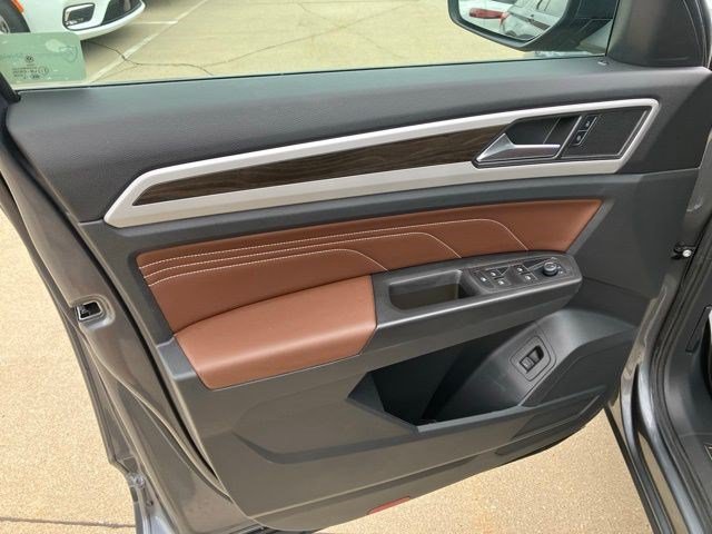 Used 2023 Volkswagen Atlas SE AWD/4WD image 6
