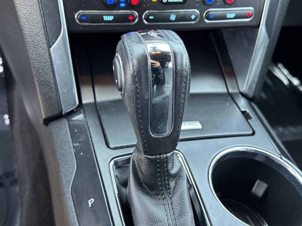 Used 2018 Ford Explorer Limited w/ Equipment Group 301A FWD image 17
