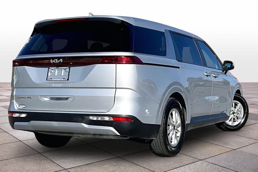 Used 2022 Kia Carnival LX FWD image 12
