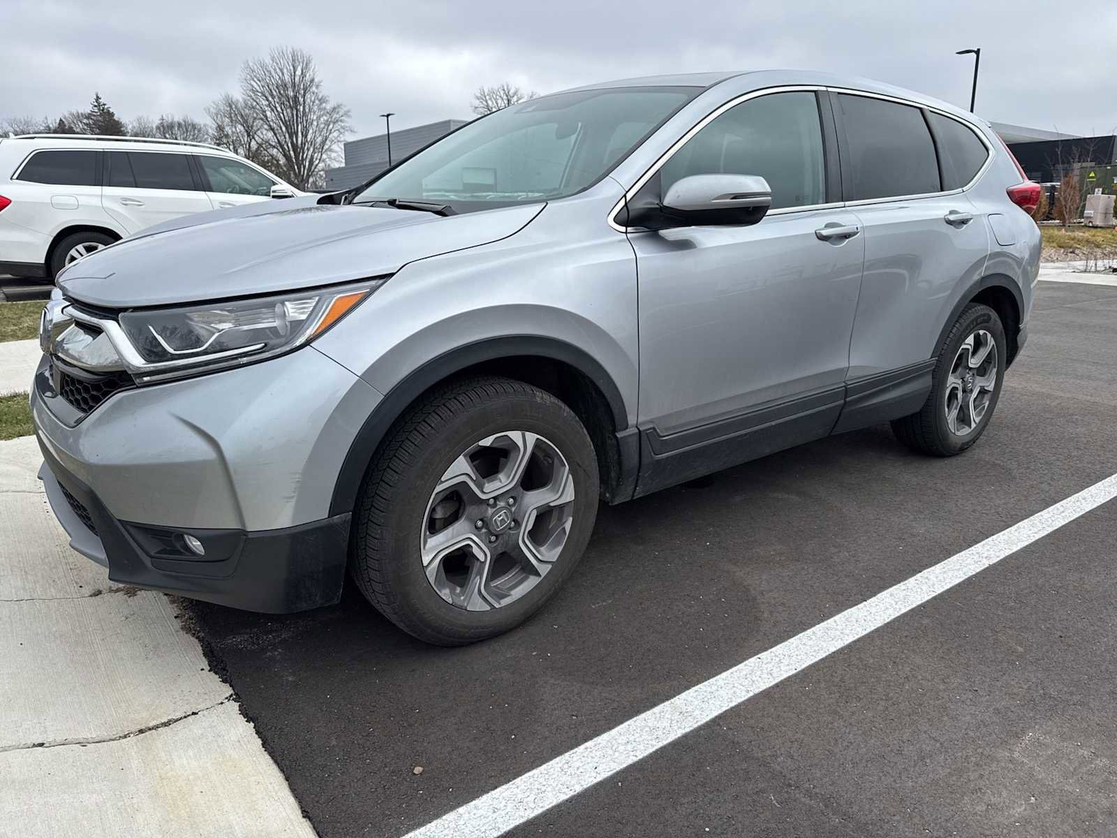 Used 2018 Honda CR-V EX image 1
