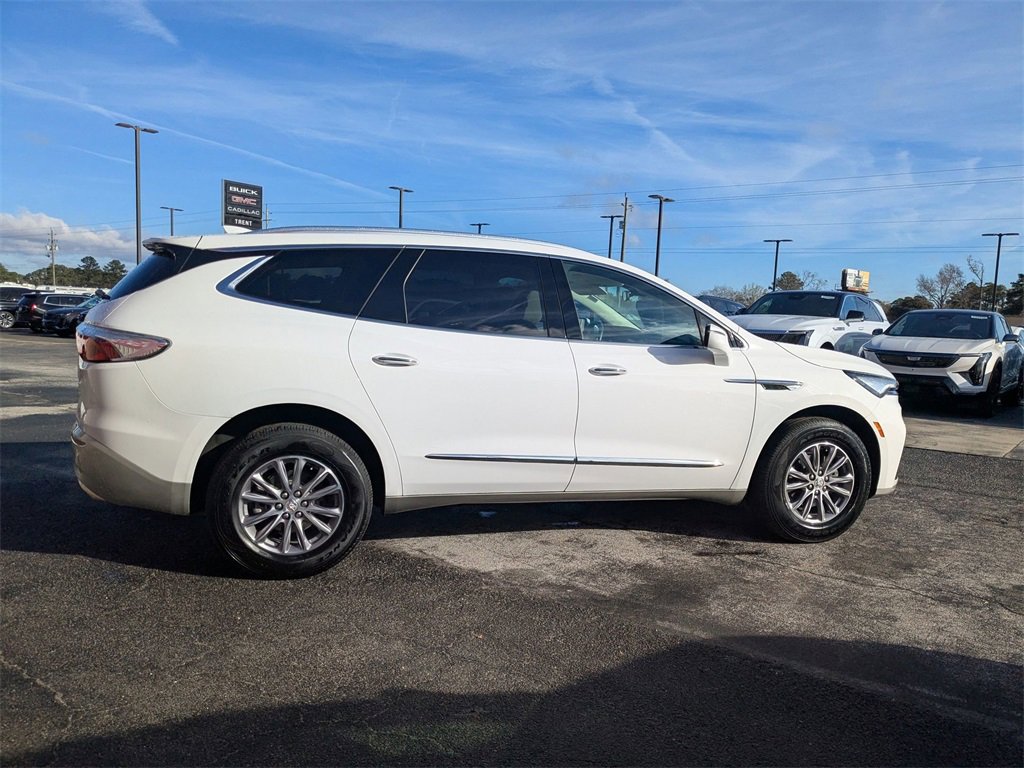 Certified 2024 Buick Enclave Essence image 10