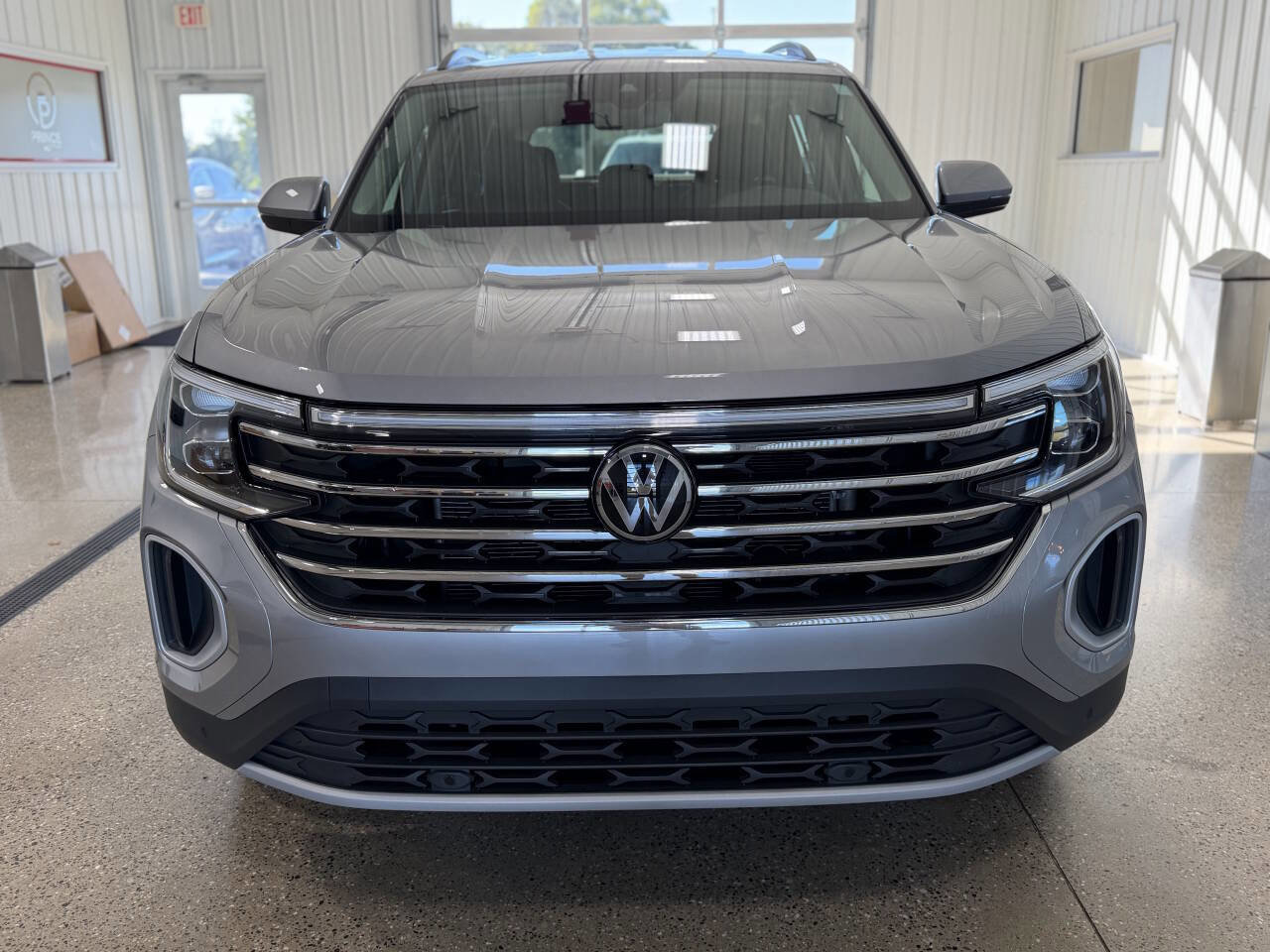 Used 2025 Volkswagen Atlas SE image 43