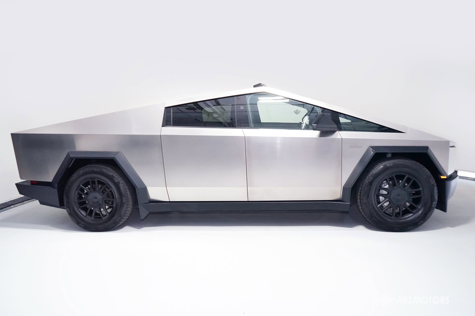 Used 2024 Tesla Cybertruck Cyberbeast image 4