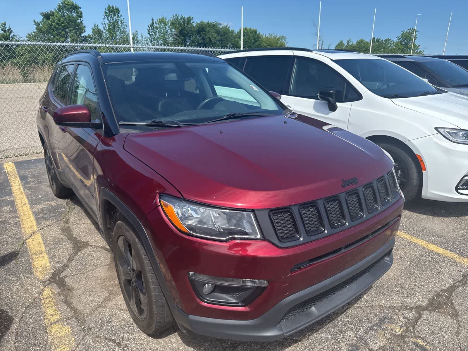 Used 2021 Jeep Compass Latitude w/ Sun and Sound Group AWD/4WD image 9
