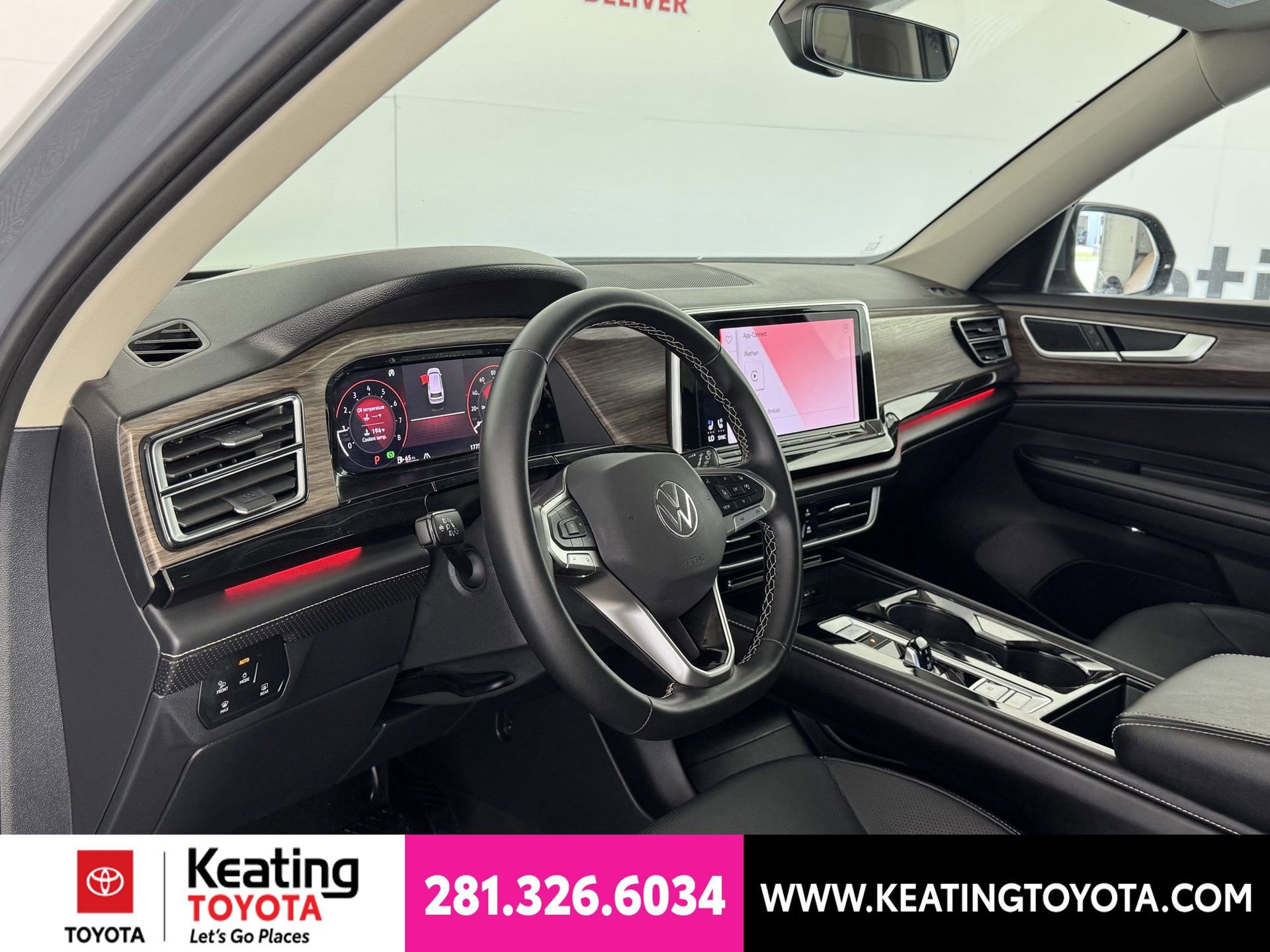 Used 2025 Volkswagen Atlas SEL AWD/4WD image 13