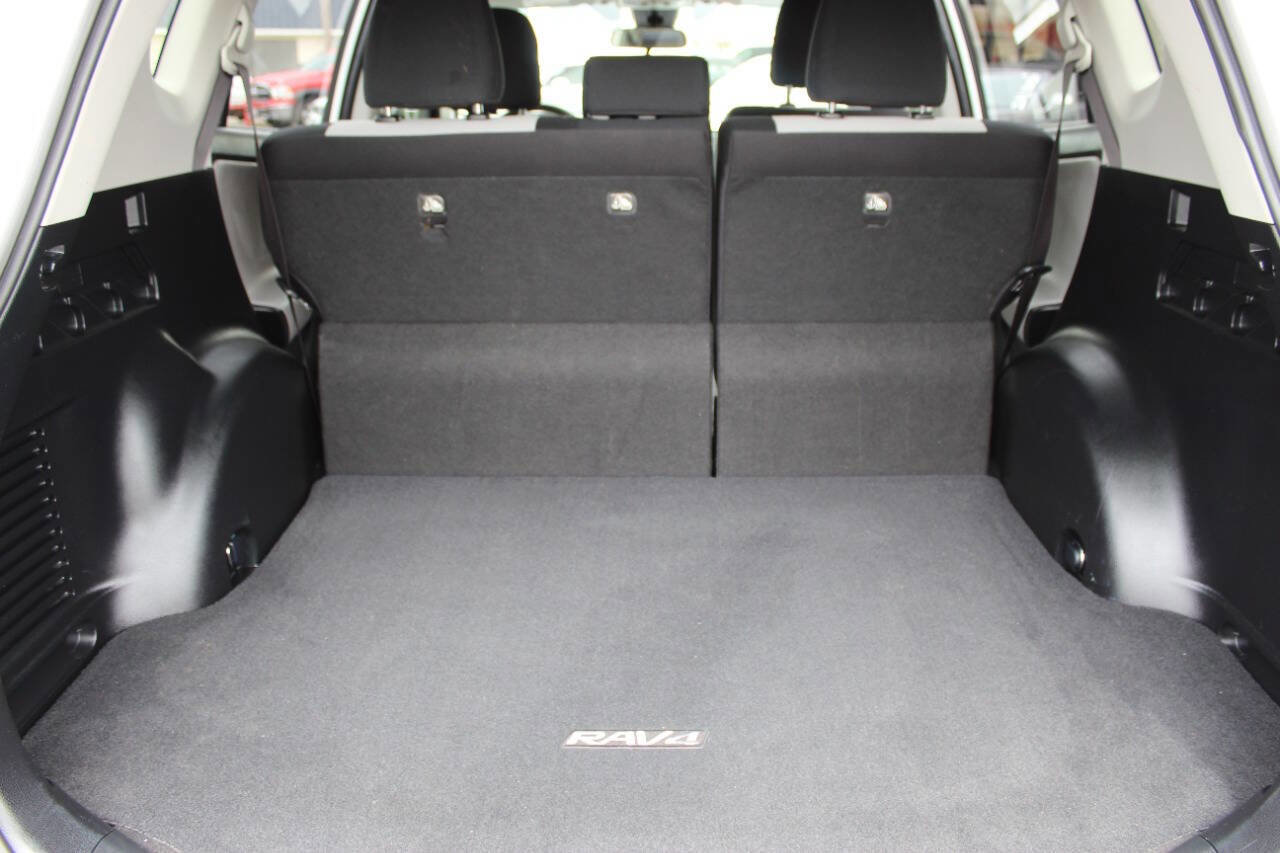 Used 2017 Toyota RAV4 XLE w/ Premium Special Value Package image 13