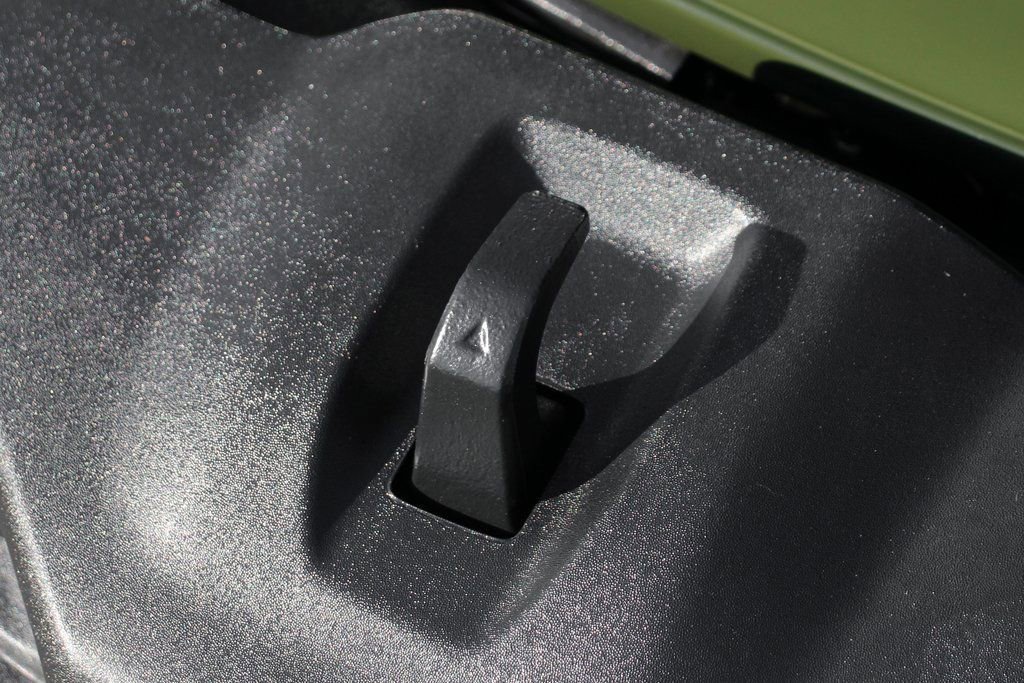 Used 2022 Jeep Wrangler Sport AWD/4WD image 39