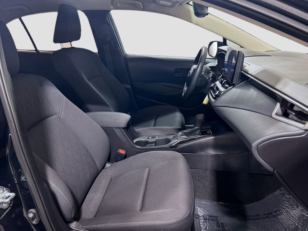 Used 2025 Toyota Corolla LE FWD image 23