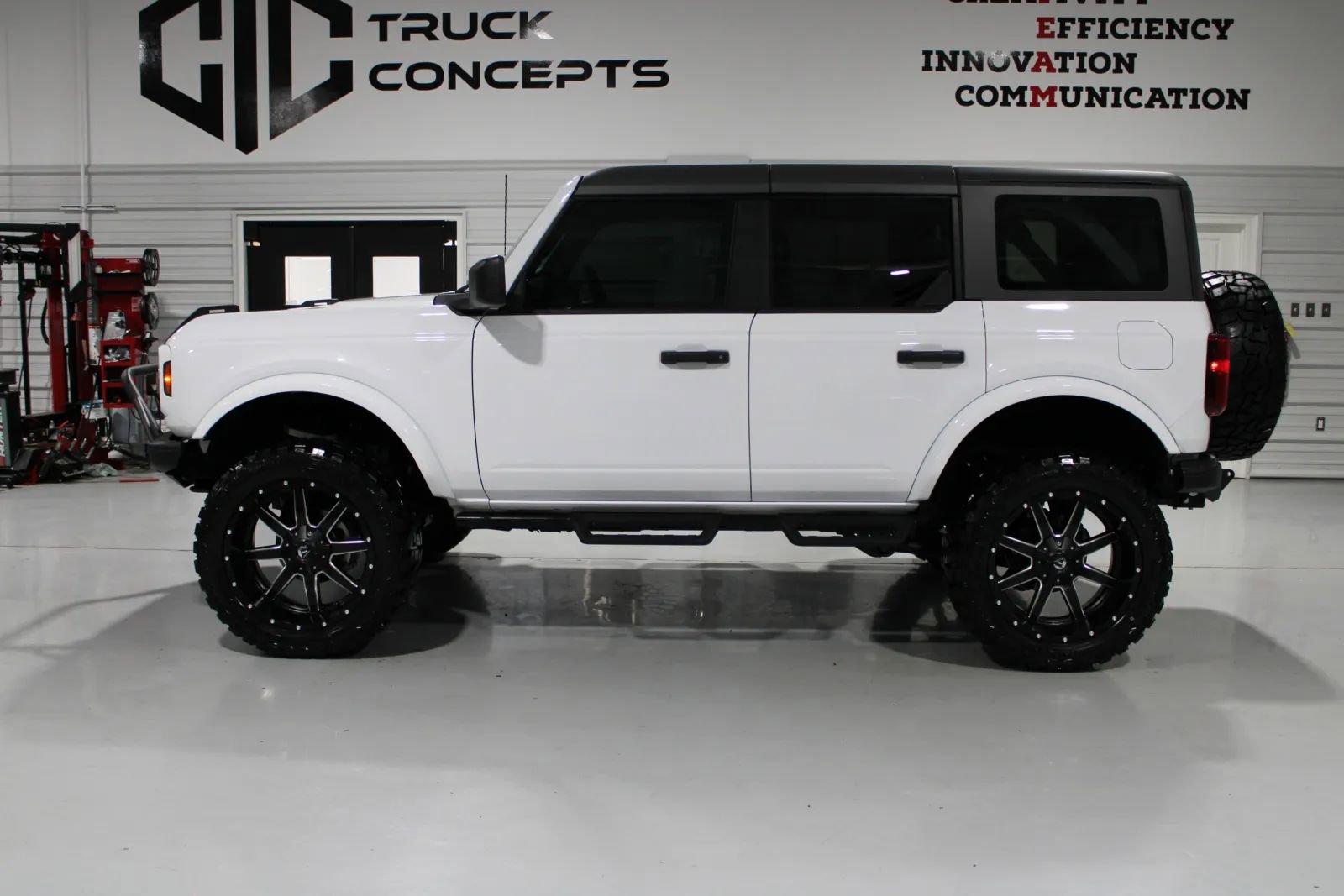 Used 2025 Ford Bronco Big Bend AWD/4WD image 12