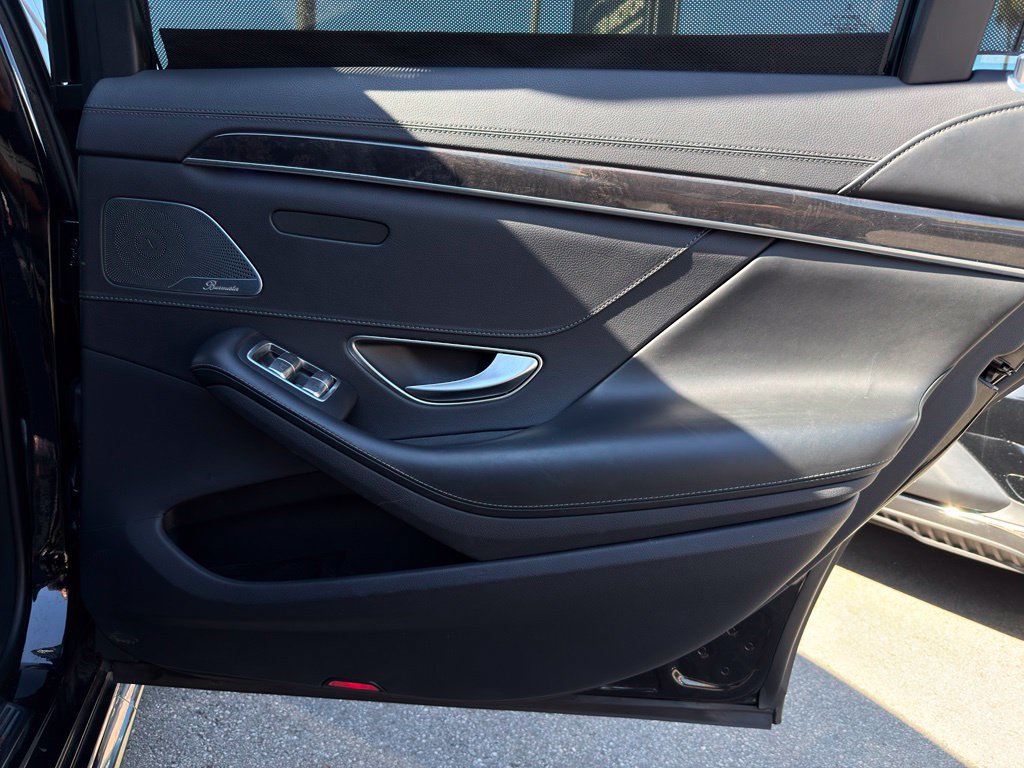 Used 2019 Mercedes-Benz S 560 Sedan image 31