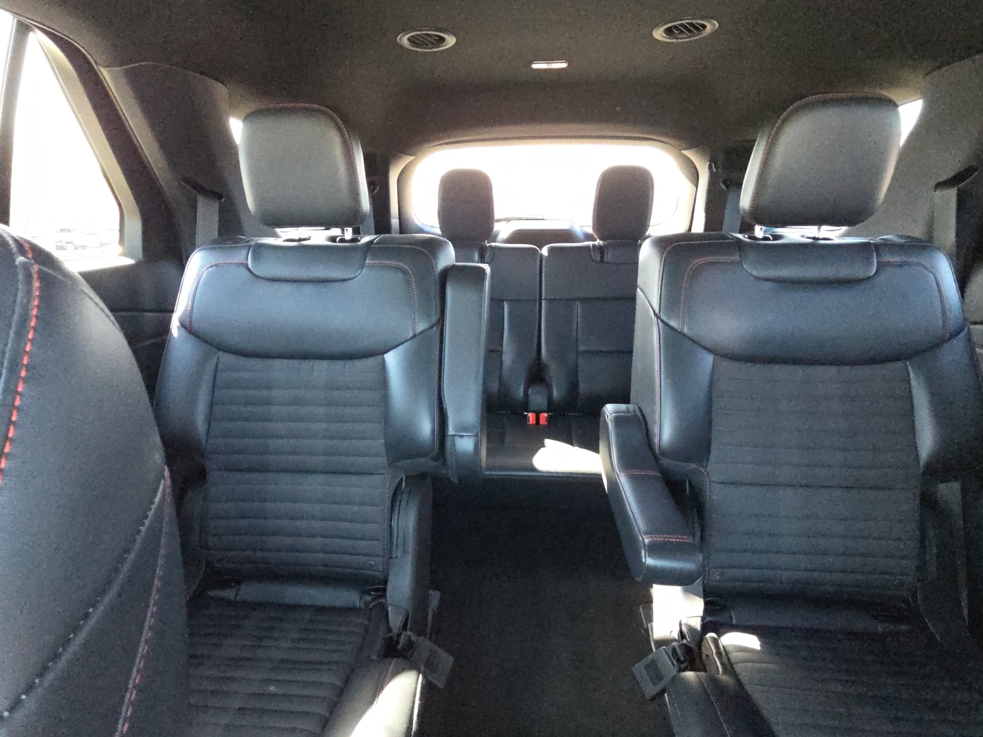 Used 2025 Ford Explorer ST-Line image 25