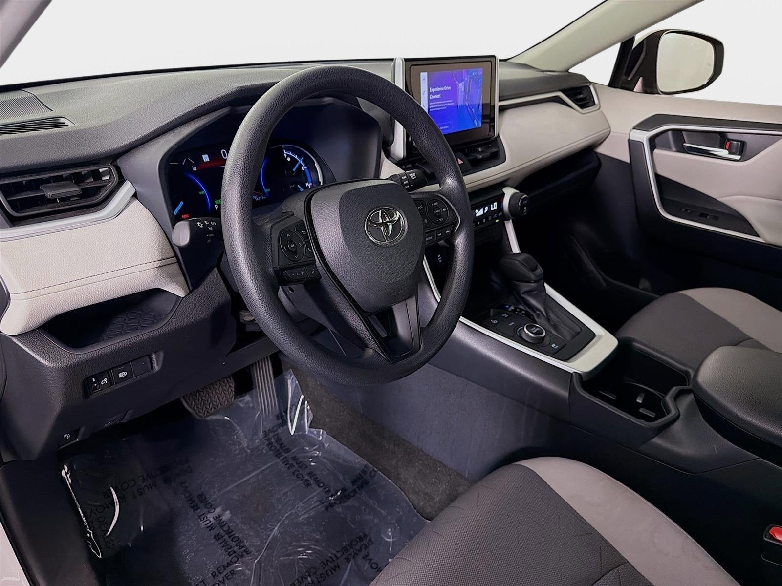 Used 2023 Toyota RAV4 XLE AWD/4WD image 10