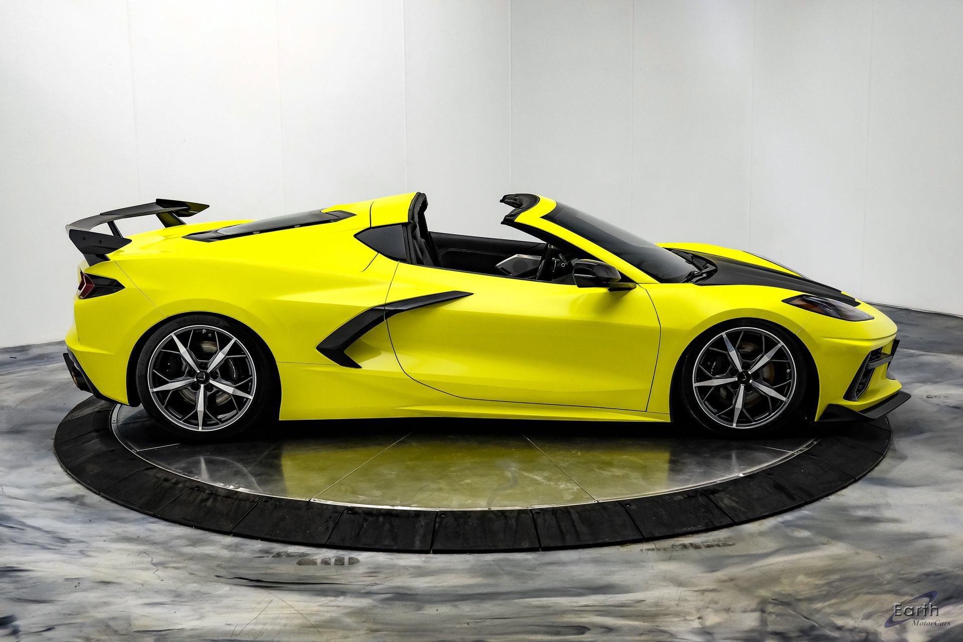 Used 2021 Chevrolet Corvette Stingray Premium Cpe w/ Z51 Performance Package RWD image 23