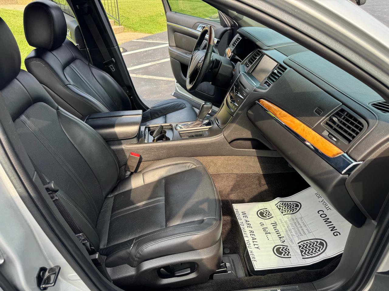 Used 2014 Lincoln MKS FWD image 27