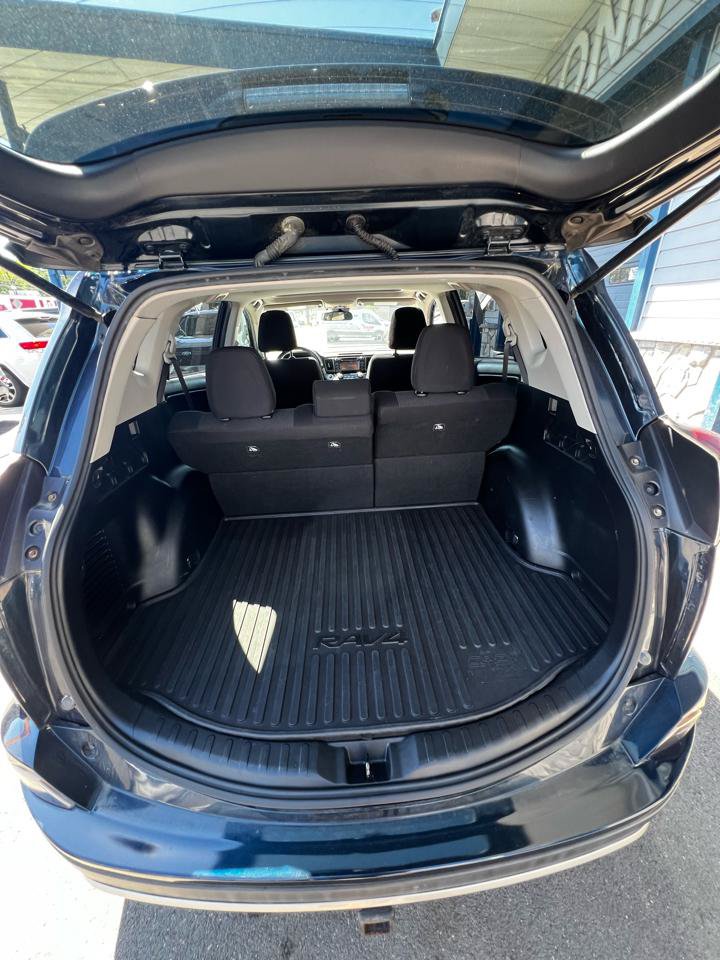 Used 2017 Toyota RAV4 XLE w/ Plus Extra Value Package AWD/4WD image 10