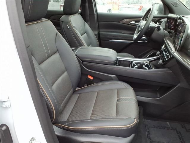 Used 2025 Chevrolet Traverse High Country image 26