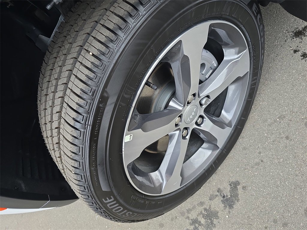 New 2025 Jeep Grand Cherokee L Limited w/ MOPAR Finishing Package image 35