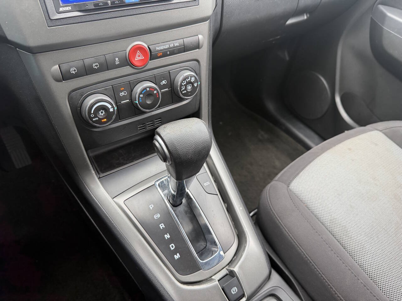 Used 2013 Chevrolet Captiva Sport LT FWD image 17
