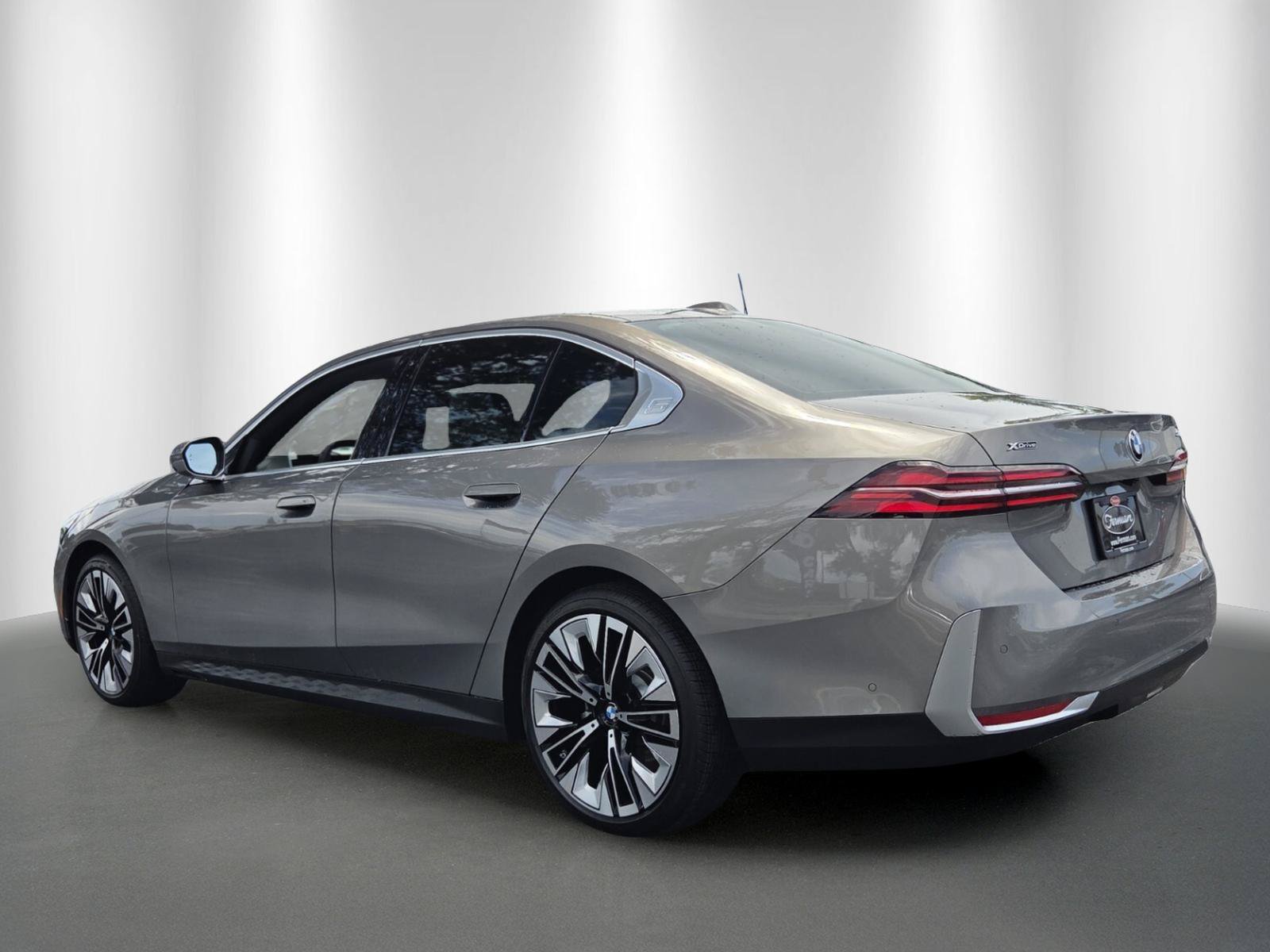 New 2027 BMW 530i xDrive w/ Premium Package AWD/4WD image 5