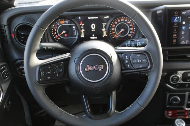 Used 2025 Jeep Wrangler Unlimited Rubicon image 12