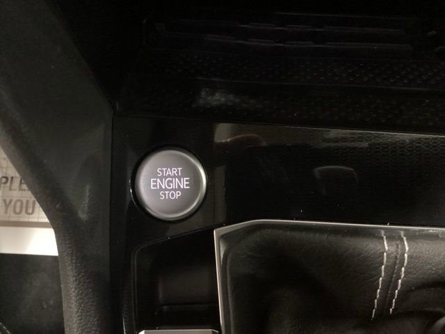 Certified 2025 Volkswagen Taos SE w/ Panoramic Sunroof Package image 18