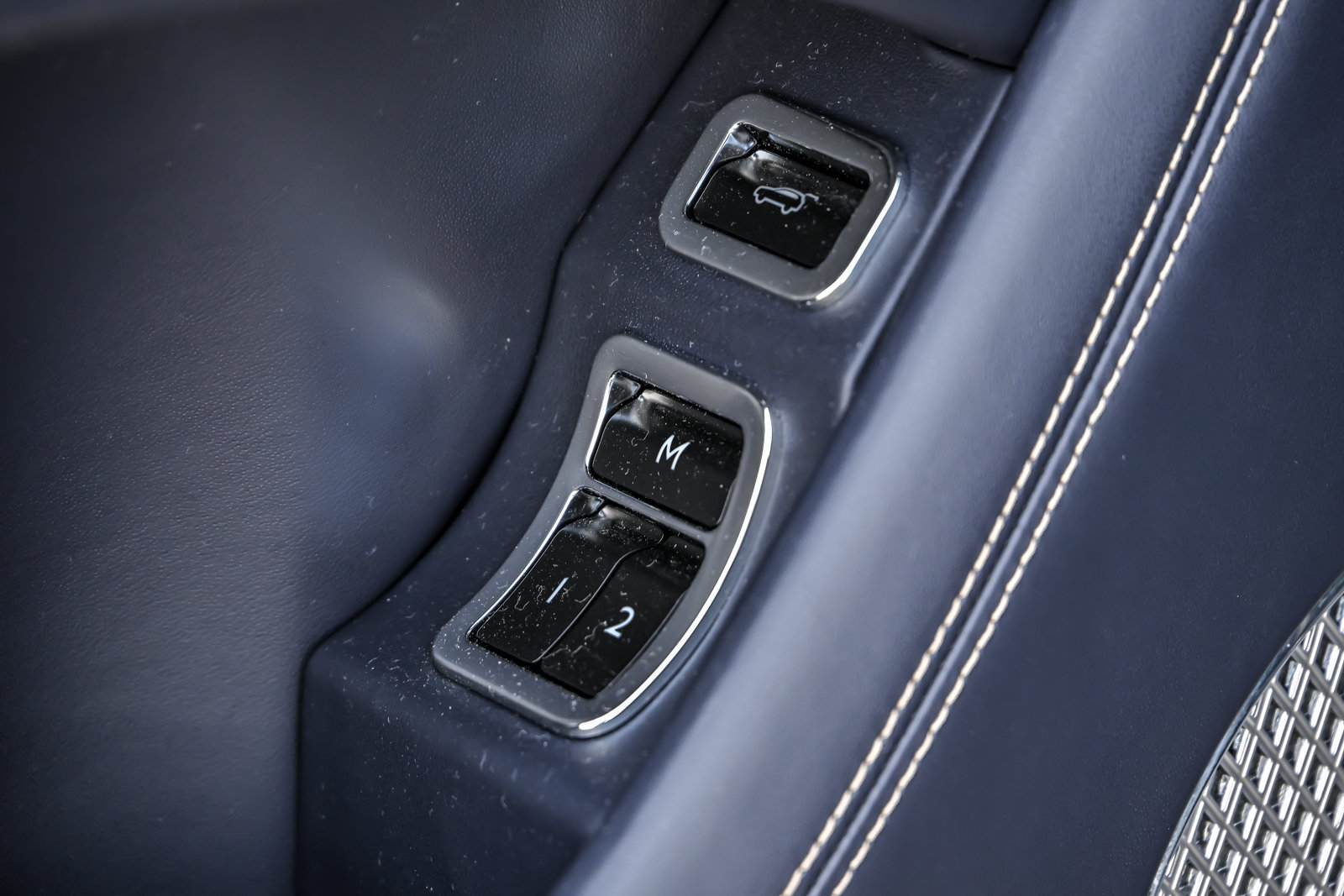 Certified 2023 Bentley Bentayga Extended Wheelbase AWD/4WD image 17