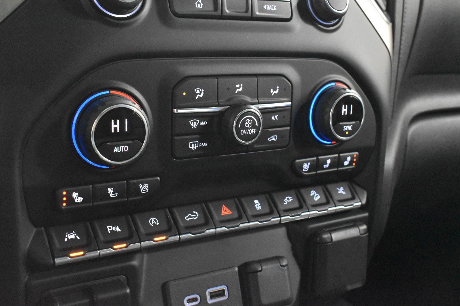 Used 2020 Chevrolet Silverado 1500 LTZ w/ LTZ Premium Package image 21