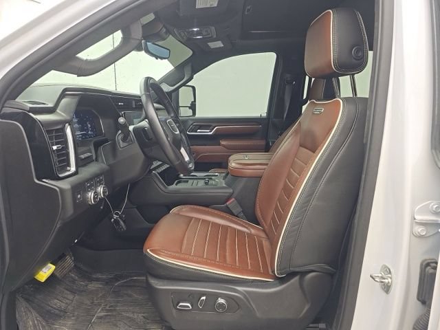 Used 2025 GMC Sierra 3500 Denali Ultimate AWD/4WD image 6