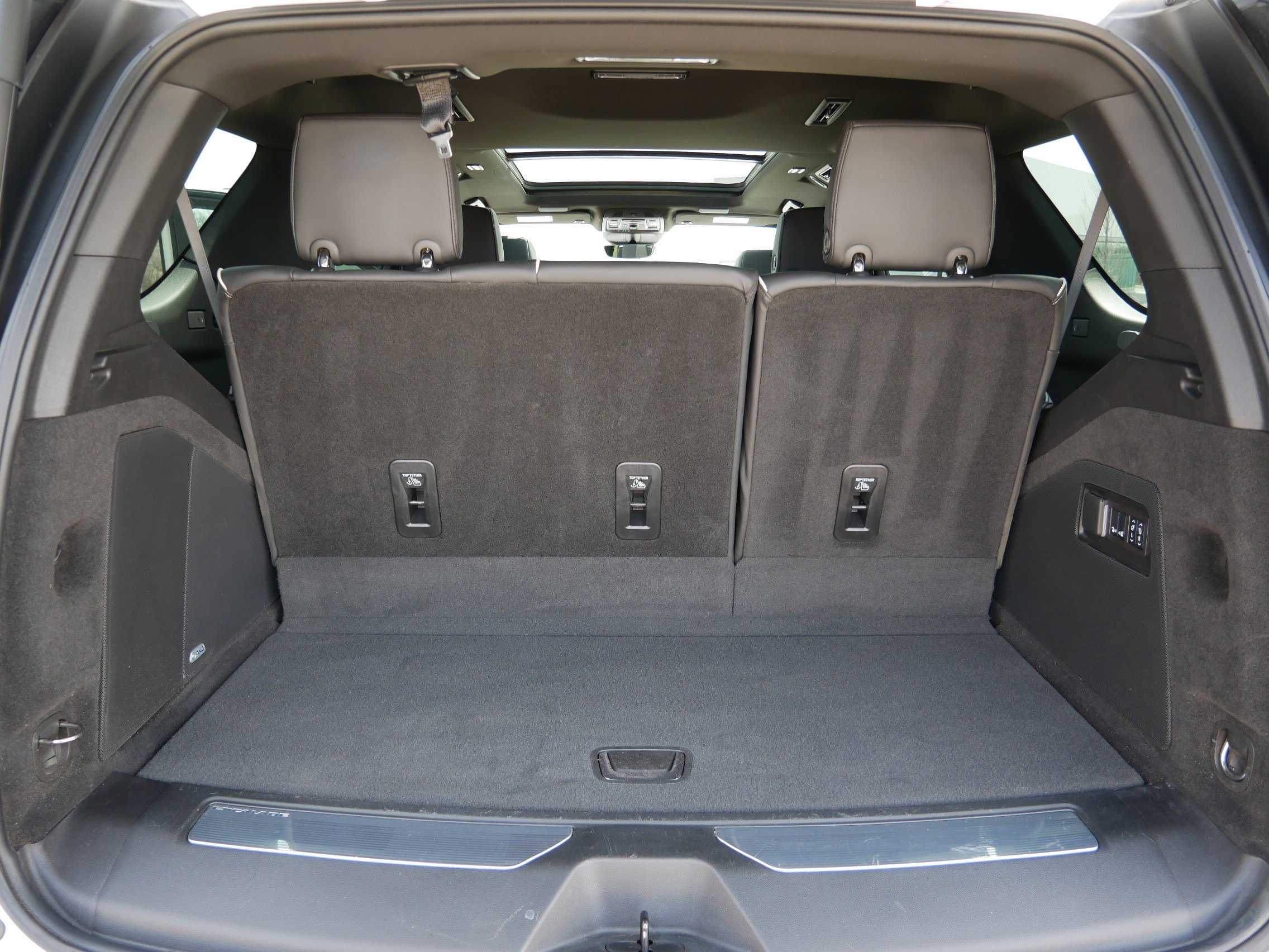 Certified 2024 Cadillac Escalade Premium Luxury image 18