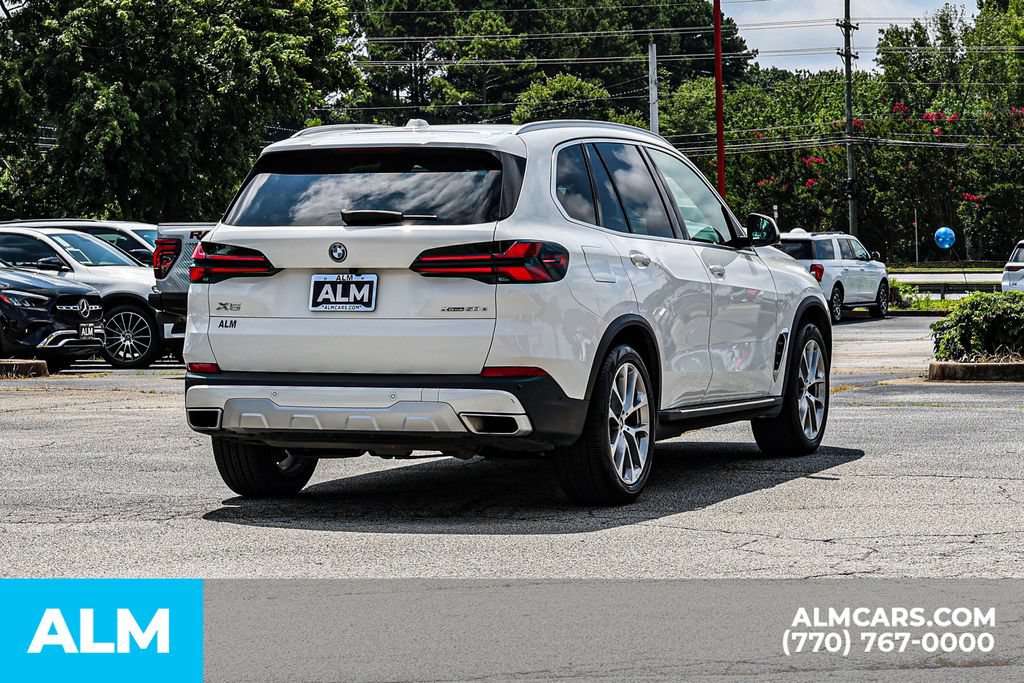 Used 2025 BMW X5 xDrive50e AWD/4WD image 5