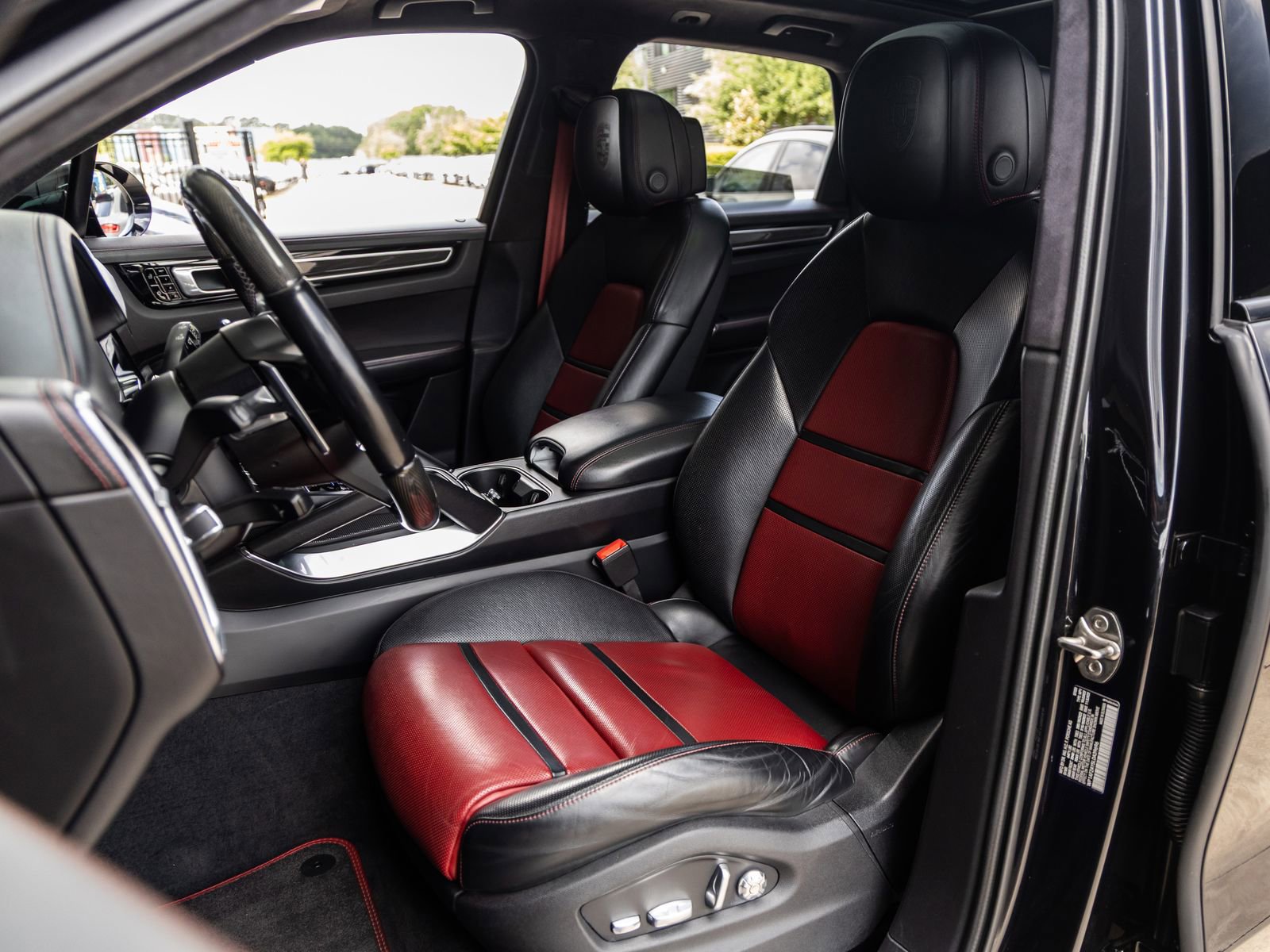 Certified 2020 Porsche Cayenne Turbo AWD/4WD image 5