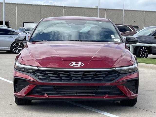Used 2025 Hyundai Elantra Sport FWD image 6