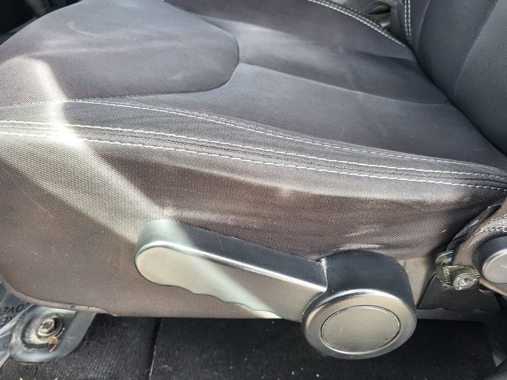 Used 2014 Jeep Wrangler Unlimited Rubicon w/ Connectivity Group image 15