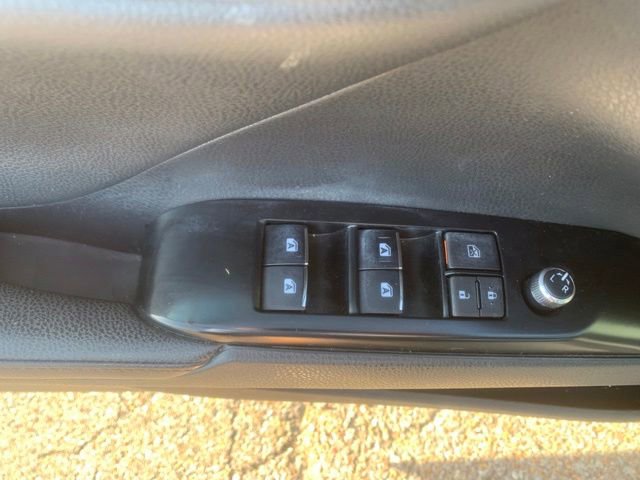 Used 2019 Toyota Camry XLE w/ Navigation Package FWD image 10