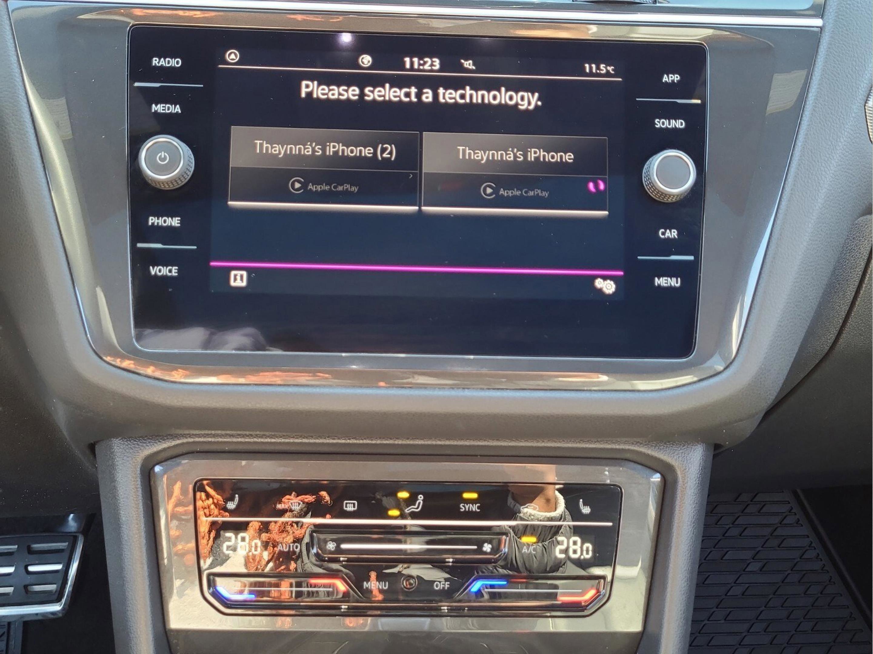 Used 2023 Volkswagen Tiguan SE R-Line image 18