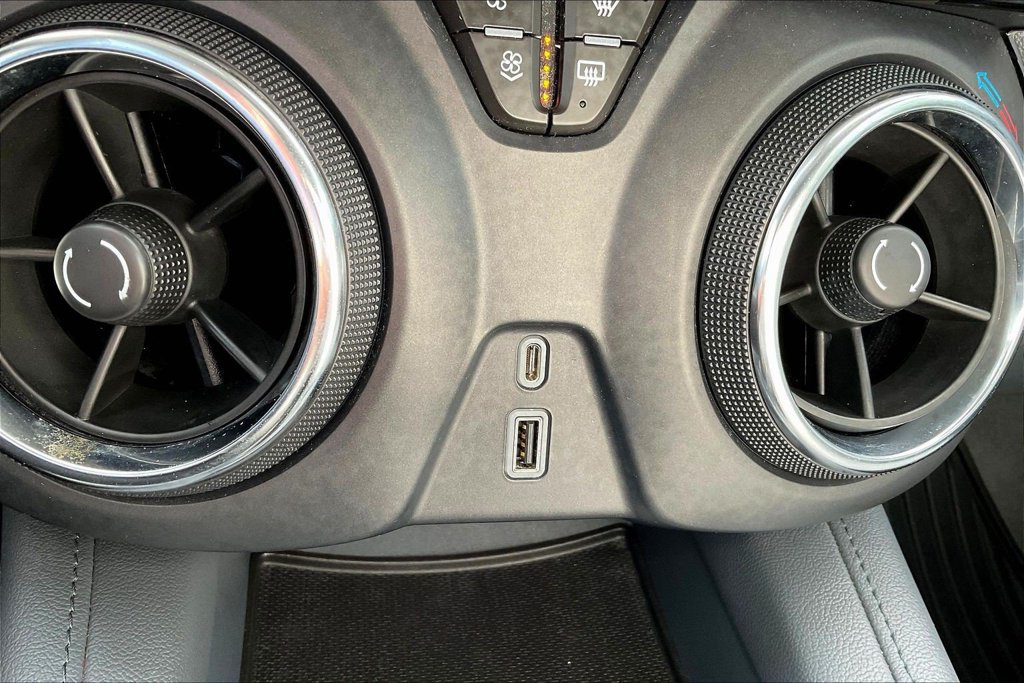 Used 2020 Chevrolet Blazer LT FWD image 19