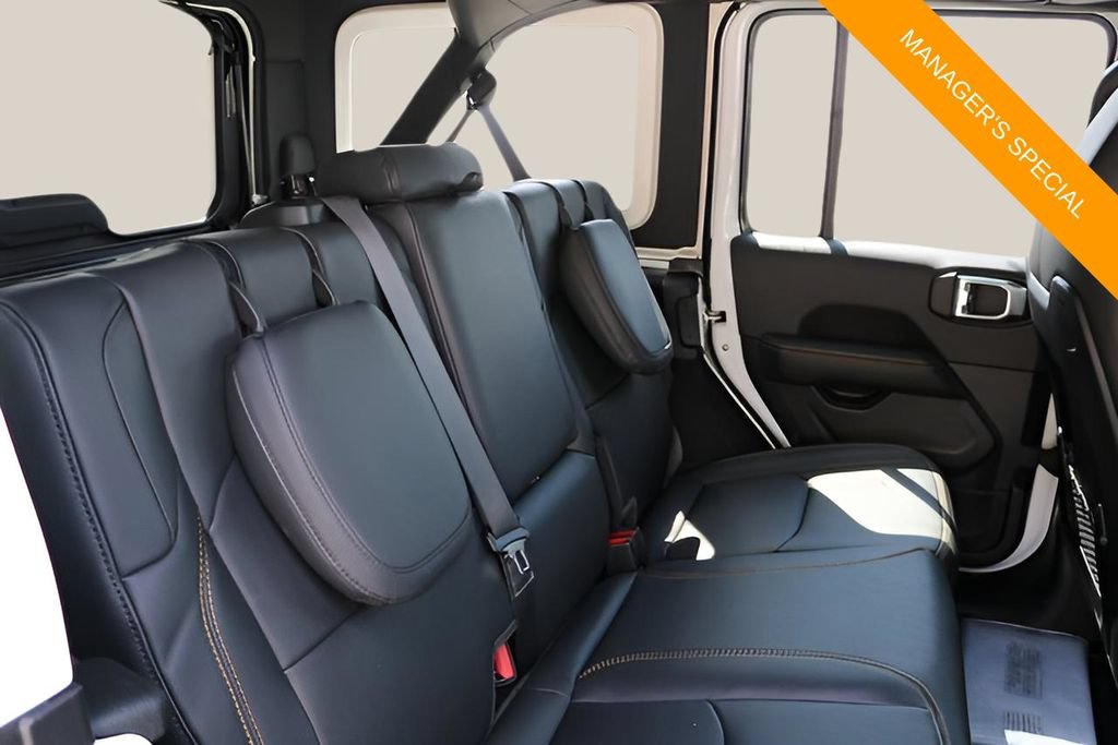 New 2025 Jeep Wrangler Unlimited Sahara AWD/4WD image 18