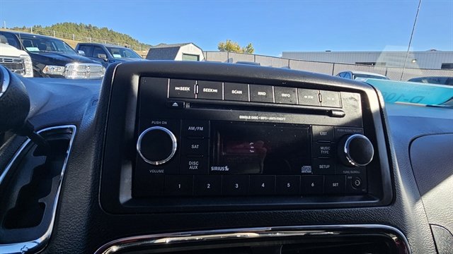 Used 2016 Dodge Grand Caravan SXT FWD image 12