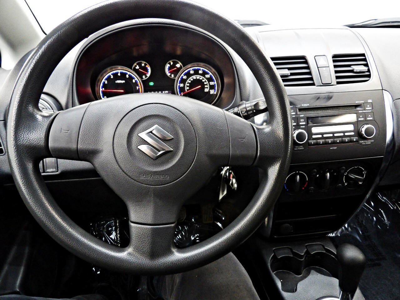 Used 2010 Suzuki SX4 Hatchback FWD image 16