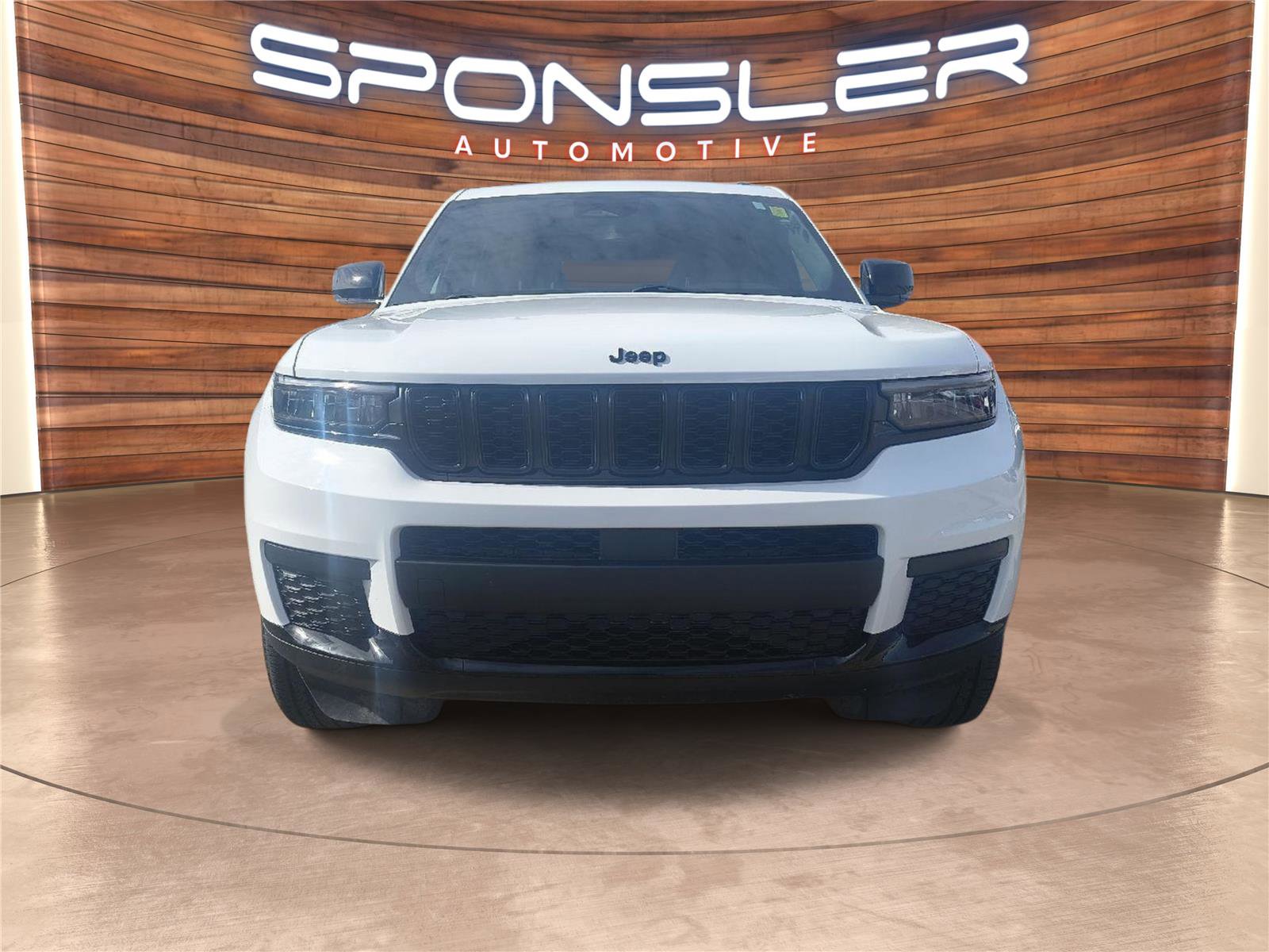 Used 2024 Jeep Grand Cherokee L Altitude AWD/4WD image 10